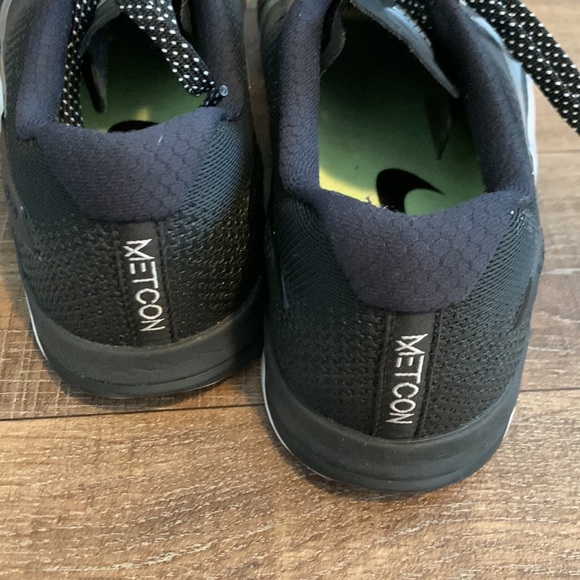 Women’s Nike Metcon 4 Size 9 - Picture 7 of 8
